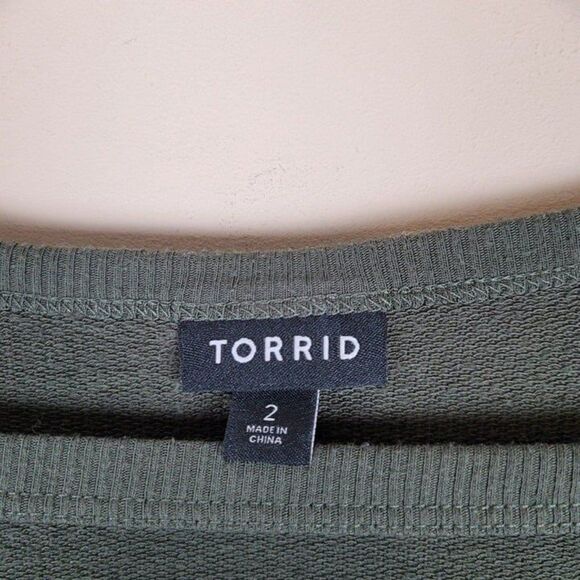 Torrid Size 2X Olive Lightweight Choker Sweatshirt Arrows Long Sleeve Green - Picture 12 of 12